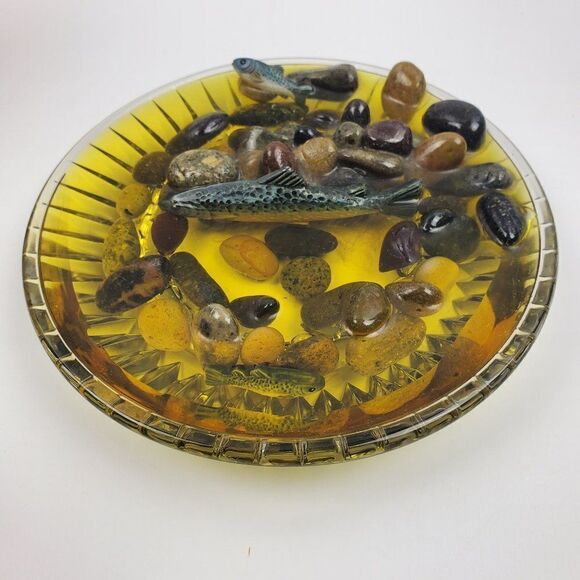 Vintage Embedded Raised Fish River Rock Clear Ribbed Glass‎ Dish Paperweight - Picture 2 of 10
